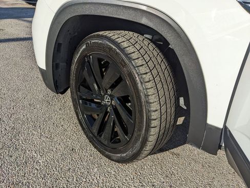 Certified 2023 Volkswagen Atlas Cross Sport SE w/ Panoramic Sunroof Package image 35