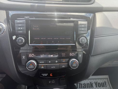 Used 2018 Nissan Rogue SV w/ Sun & Sound Touring Package FWD image 18