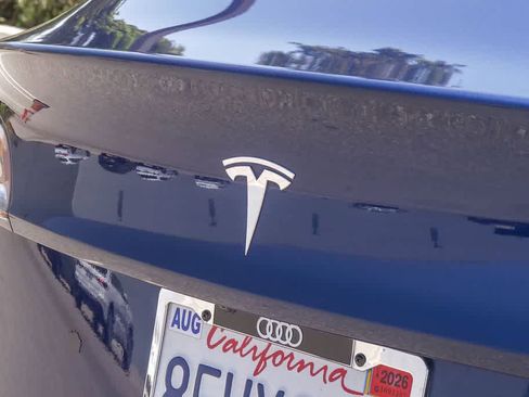 Used 2018 Tesla Model 3 Long Range RWD image 11