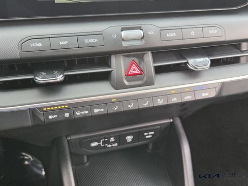 Certified 2025 Kia K4 FWD image 23