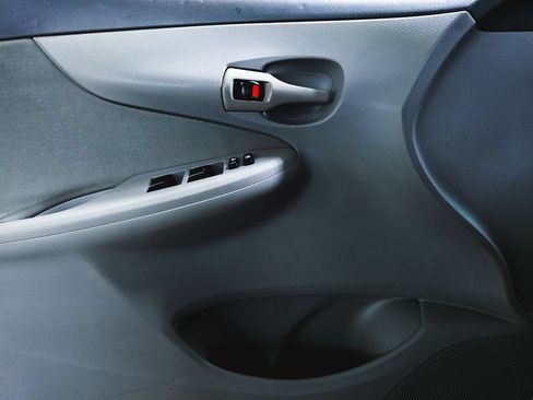 Used 2009 Toyota Corolla LE FWD image 15