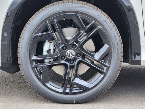 New 2026 Volkswagen Tiguan SE R-Line AWD/4WD image 9