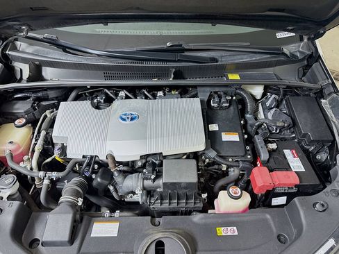 Certified 2018 Toyota Prius Two w/ Prius Two Safety Plus Package FWD image 28