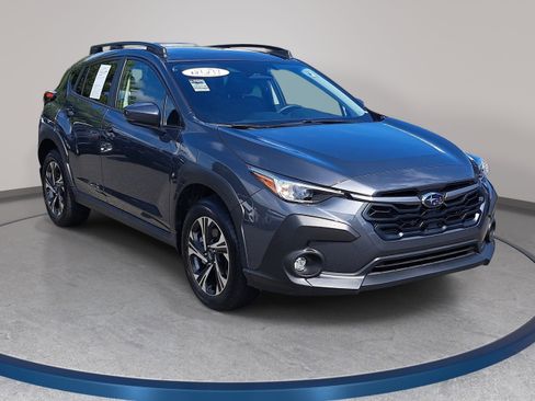 Used 2025 Subaru Crosstrek 2.5i Premium AWD/4WD image 3