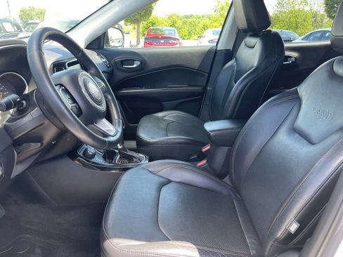 Used 2017 Jeep Compass Limited w/ Navigation Group AWD/4WD image 13