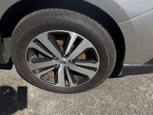 Used 2018 Subaru Outback 3.6R Limited AWD/4WD image 16
