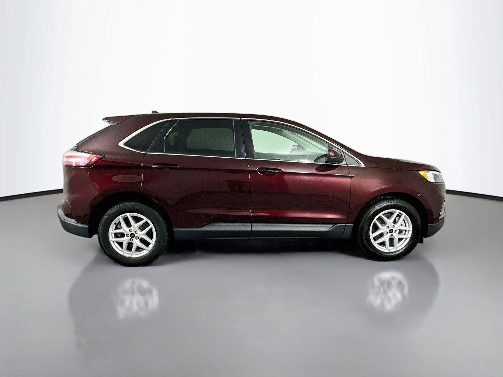 Used 2024 Ford Edge SEL AWD/4WD image 17