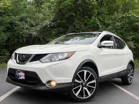 Used 2018 Nissan Rogue Sport SL w/ SL Premium Package AWD/4WD image 1