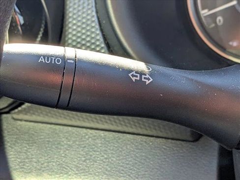 Used 2020 Nissan Kicks SV image 17