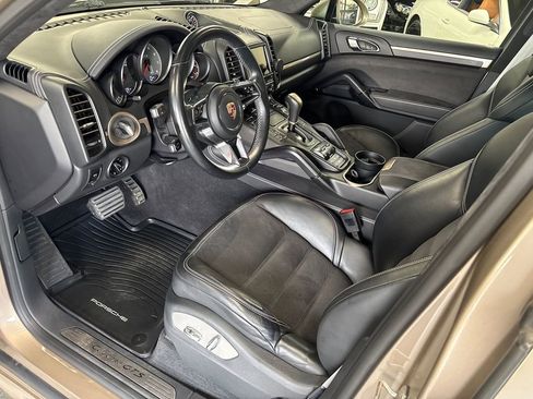 Used 2016 Porsche Cayenne GTS AWD/4WD image 34