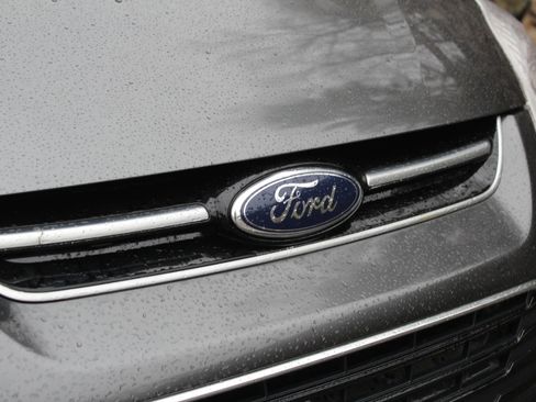Used 2017 Ford C-MAX Energi SE w/ Cold Weather Package FWD image 35