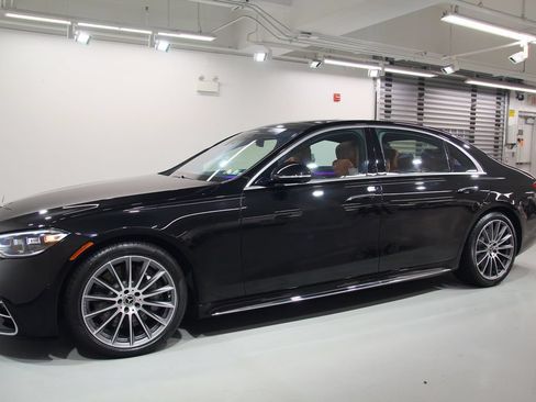 Certified 2026 Mercedes-Benz S 580 4MATIC Sedan image 4