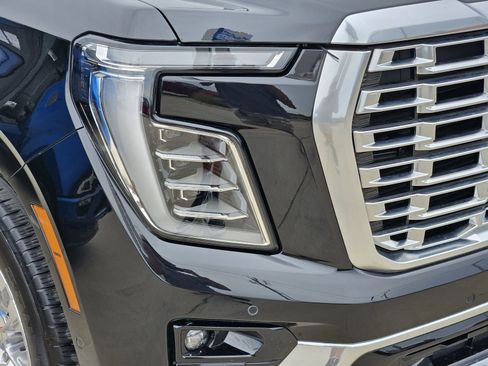 Used 2025 GMC Yukon XL Denali RWD image 10