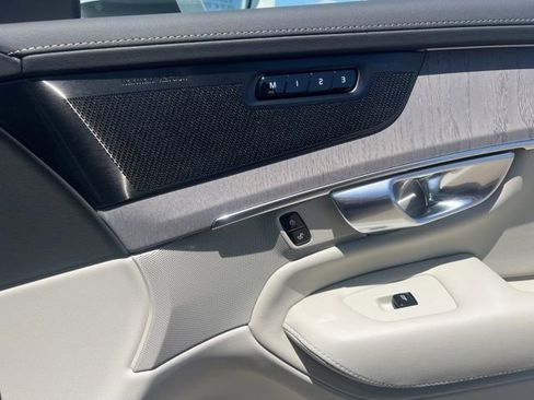 New 2026 Volvo XC90 T8 Ultra w/ Protection Package Premier image 32