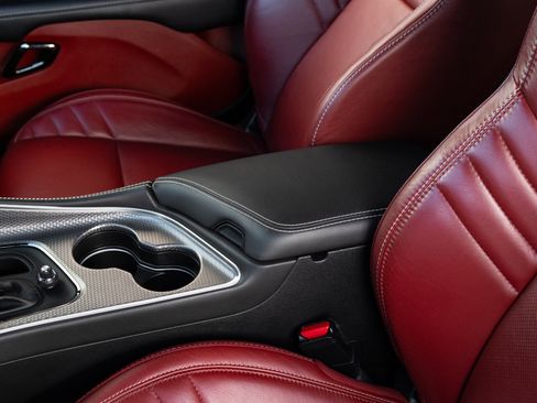 Used 2019 Dodge Challenger SRT Hellcat Redeye image 37