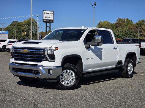 Used 2024 Chevrolet Silverado 2500 LTZ image 2