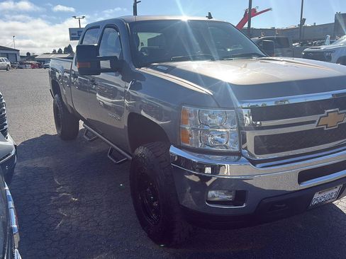 Used 2013 Chevrolet Silverado 2500 LT w/ Interior Plus Package AWD/4WD image 7