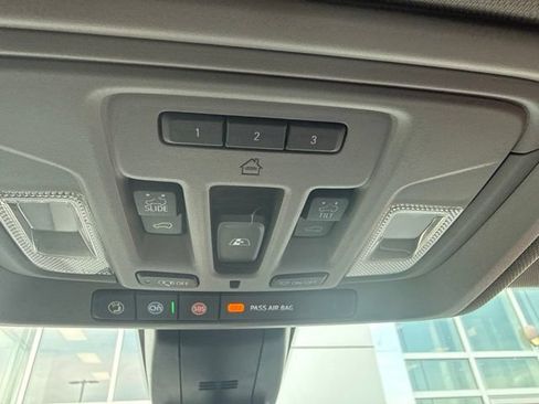 Used 2019 GMC Sierra 1500 Denali w/ Denali Ultimate Package AWD/4WD image 18