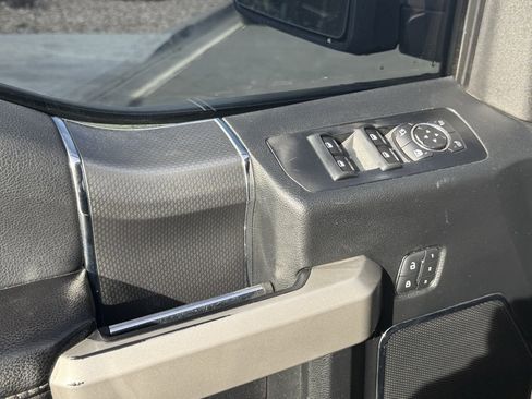 Used 2015 Ford F150 Lariat w/ Equipment Group 501A Mid image 9