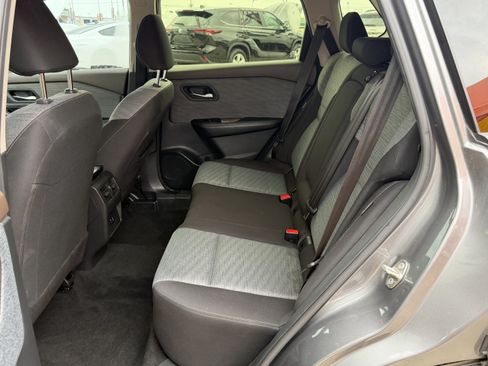Used 2023 Nissan Rogue SV FWD image 11