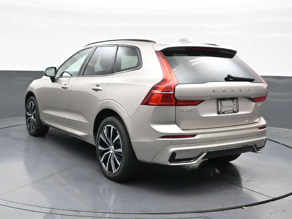 Certified 2024 Volvo XC60 B5 Plus AWD/4WD image 3