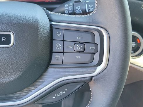 Used 2024 Jeep Wagoneer Series II w/ Flexible Seating Group AWD/4WD image 26
