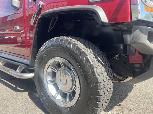Used 2004 HUMMER H2 w/ Preferred Equipment Group image 13