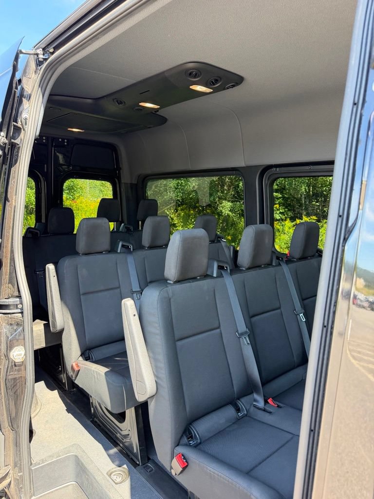 Used 2024 Mercedes-Benz Sprinter 2500 image 28