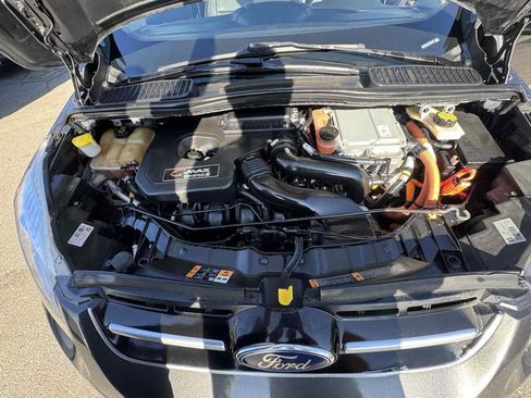 Used 2017 Ford C-MAX Energi Titanium image 20