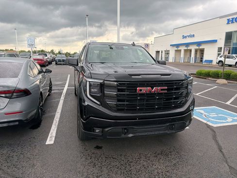 Used 2025 GMC Sierra 1500 Elevation w/ Preferred Package RWD image 11