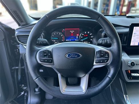 Certified 2021 Ford Explorer XLT w/ Equipment Group 202A image 15