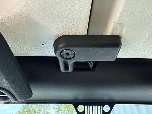 Used 2017 Jeep Wrangler Unlimited Sport AWD/4WD image 47