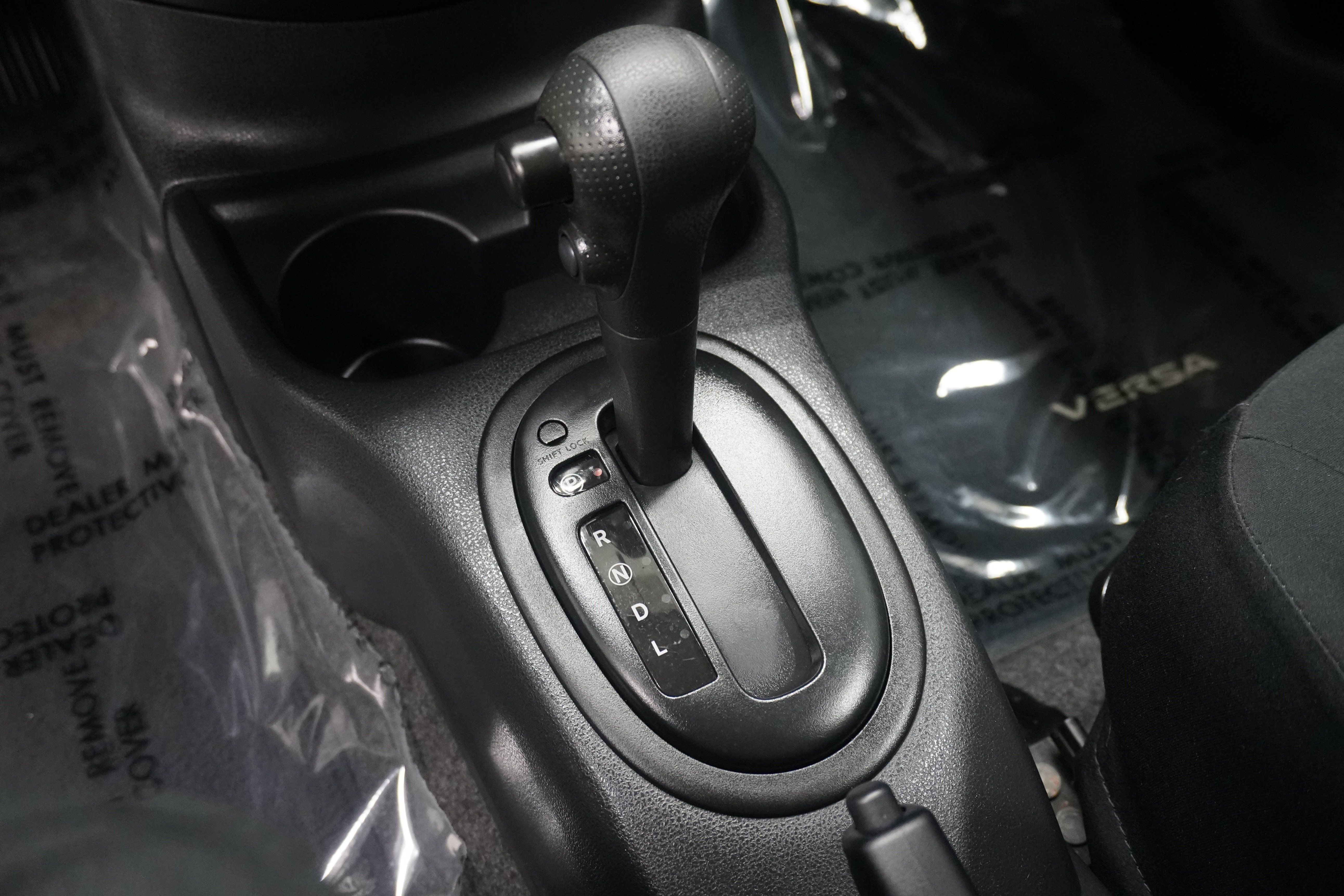 Used 2014 Nissan Versa S Plus FWD image 18