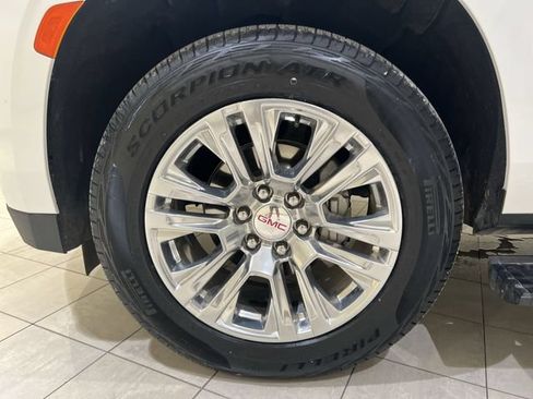 Used 2024 GMC Yukon XL Denali AWD/4WD image 33