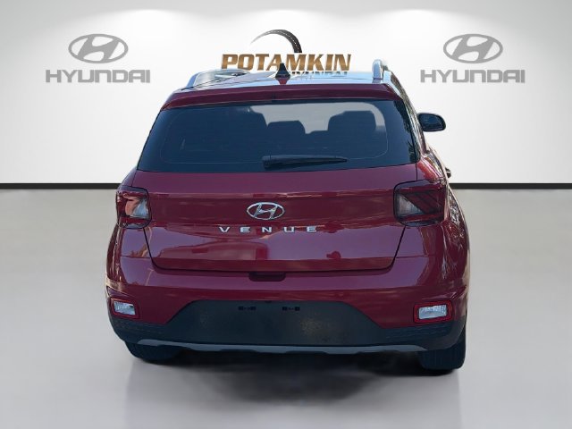 Used 2022 Hyundai Venue Limited FWD image 6