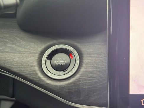 New 2024 Jeep Grand Cherokee Overland w/ Advanced Protech Group III image 37