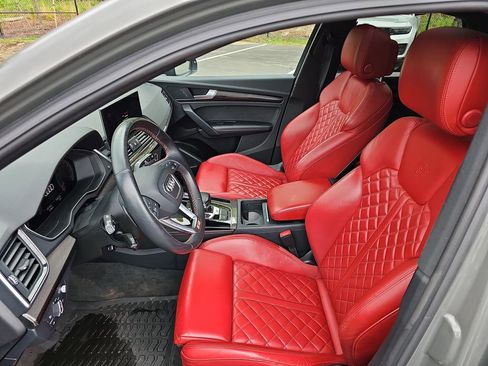 Used 2023 Audi SQ5 Prestige AWD/4WD image 9