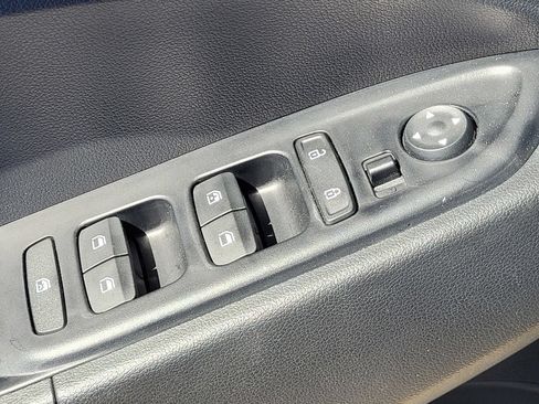 Certified 2025 Hyundai Venue SEL FWD image 23