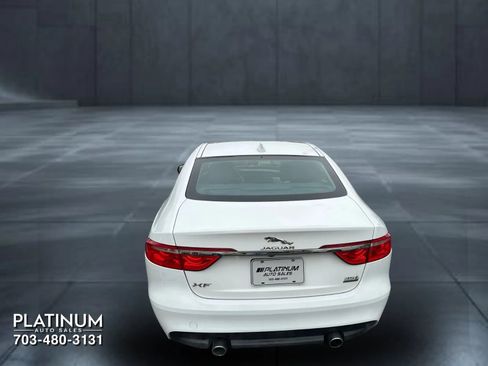 Used 2017 Jaguar XF Premium image 7