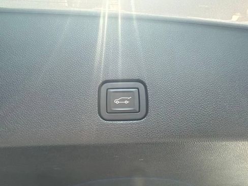 Used 2023 Cadillac XT6 Premium Luxury FWD image 14