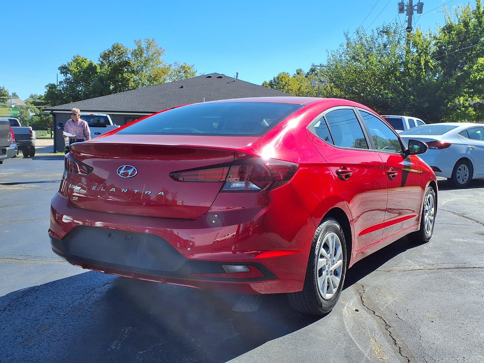 Used 2019 Hyundai Elantra SE FWD image 9