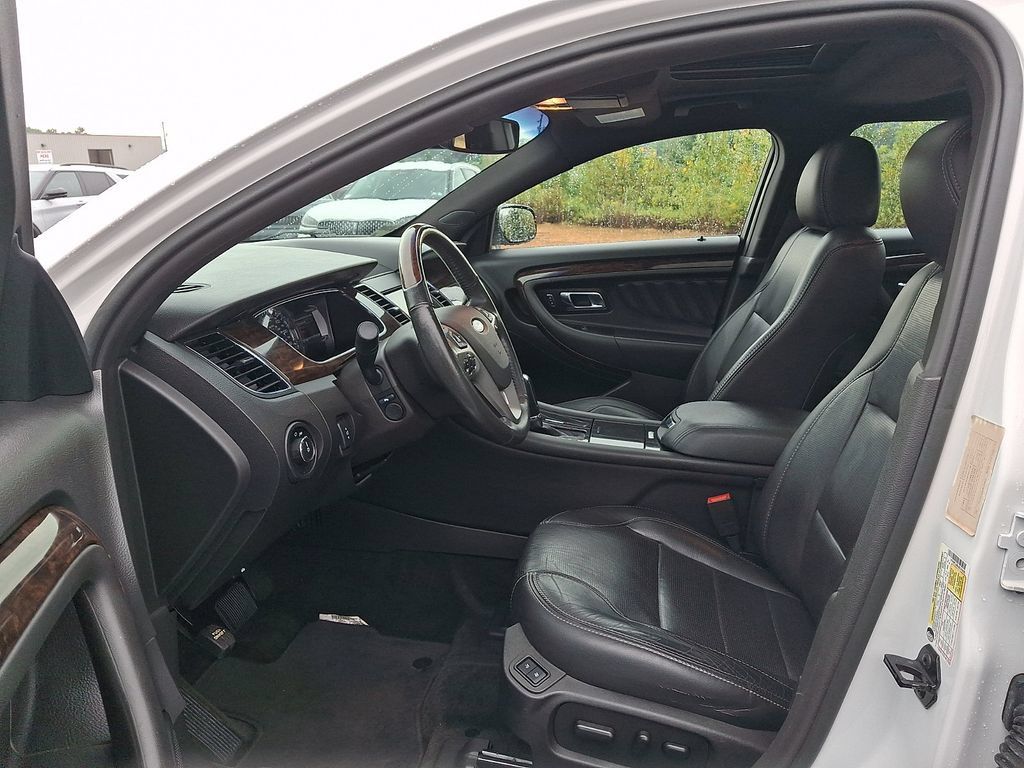 Certified 2018 Ford Taurus Limited AWD/4WD image 13