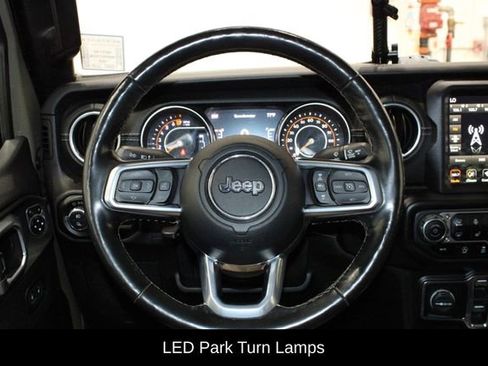 Used 2020 Jeep Gladiator Overland image 23