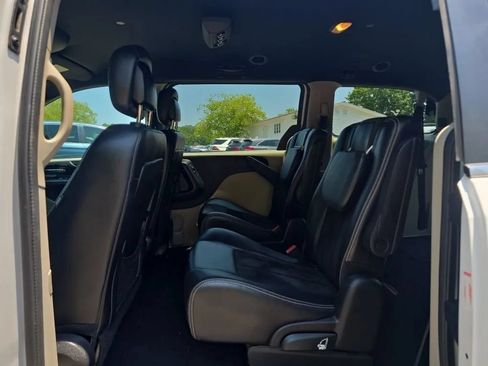 Used 2018 Dodge Grand Caravan SXT FWD image 33
