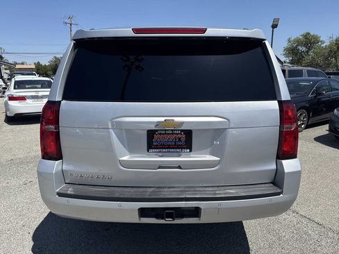 Used 2015 Chevrolet Suburban LT RWD image 4
