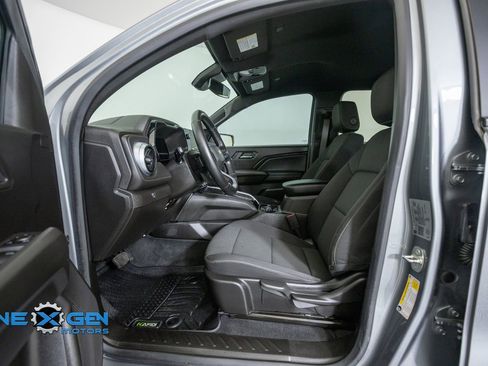 Used 2023 Chevrolet Colorado LT w/ LT Convenience Package AWD/4WD image 11
