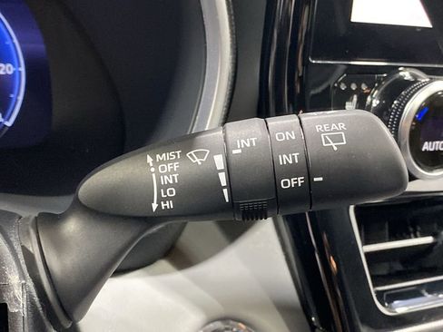 Used 2023 Toyota Highlander Limited image 36