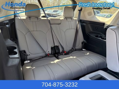 Certified 2025 Honda Pilot Elite image 13