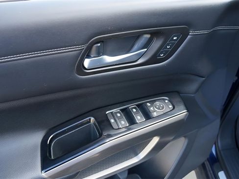 Used 2022 Nissan Pathfinder Platinum w/ Cargo Package image 20