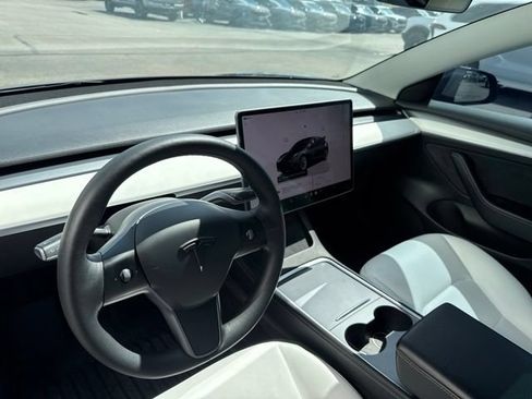 Used 2022 Tesla Model 3 Long Range AWD/4WD image 9
